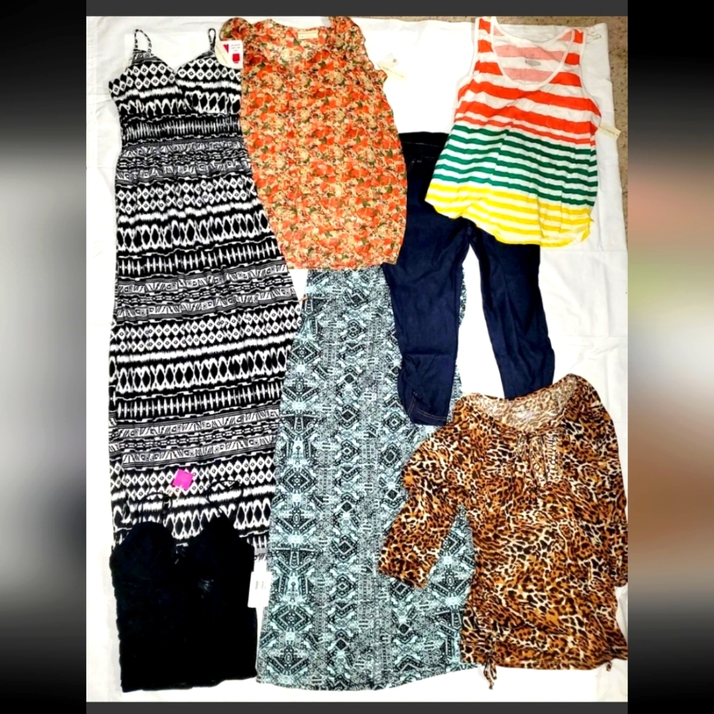 : * New Sz M 7 pc Lot of Womens  Bobbie Brooks & poof Capri ,Tops dress bustier